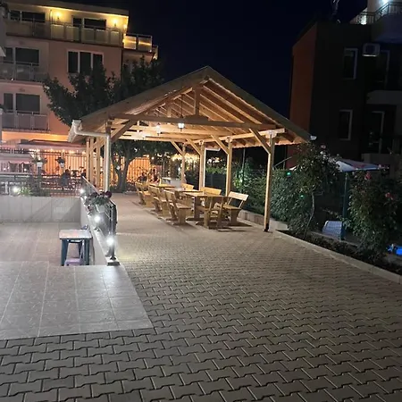 Canavan's Gæstehus Ravda