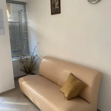 Canavan's Gæstehus Ravda