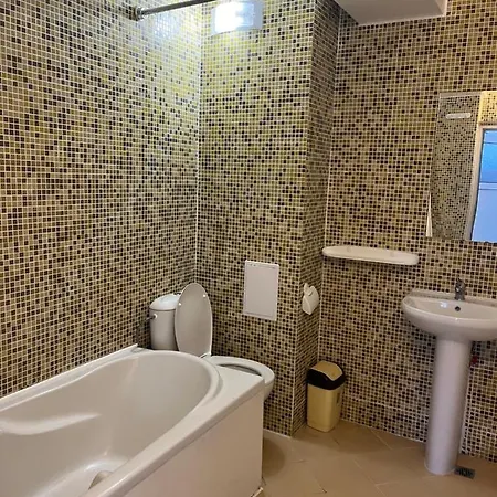 Canavan's - - 200 Meters Away, Free Parking And Wifi