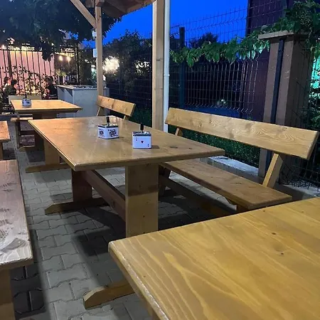 Canavan's - - 200 Meters Away, Free Parking And Wifi