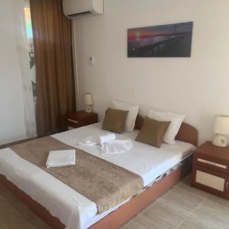 Canavan's - - 200 Meters Away, Free Parking And Wifi 4*
