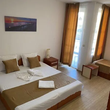 Canavan's - - 200 Meters Away, Free Parking And Wifi 4*
