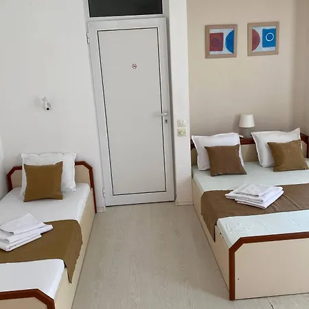 Canavan's - - 200 Meters Away, Free Parking And Wifi 4*
