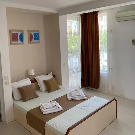Canavan's - - 200 Meters Away, Free Parking And Wifi 4*