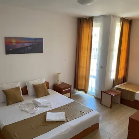 Canavan's - - 200 Meters Away, Free Parking And Wifi 4*