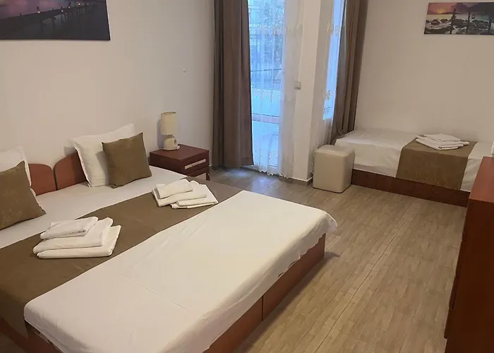 ゲストハウス Canavan's ラヴダ