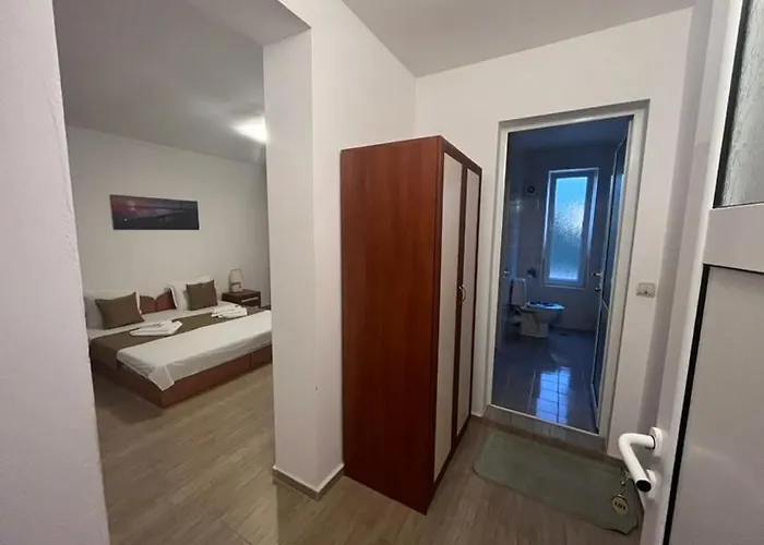 ゲストハウス Canavan's ラヴダ